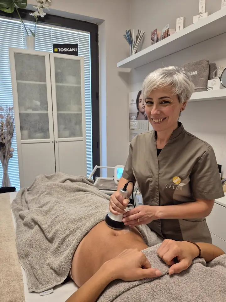 Michela durante un trattamento corpo nel centro Salèst di Lucca